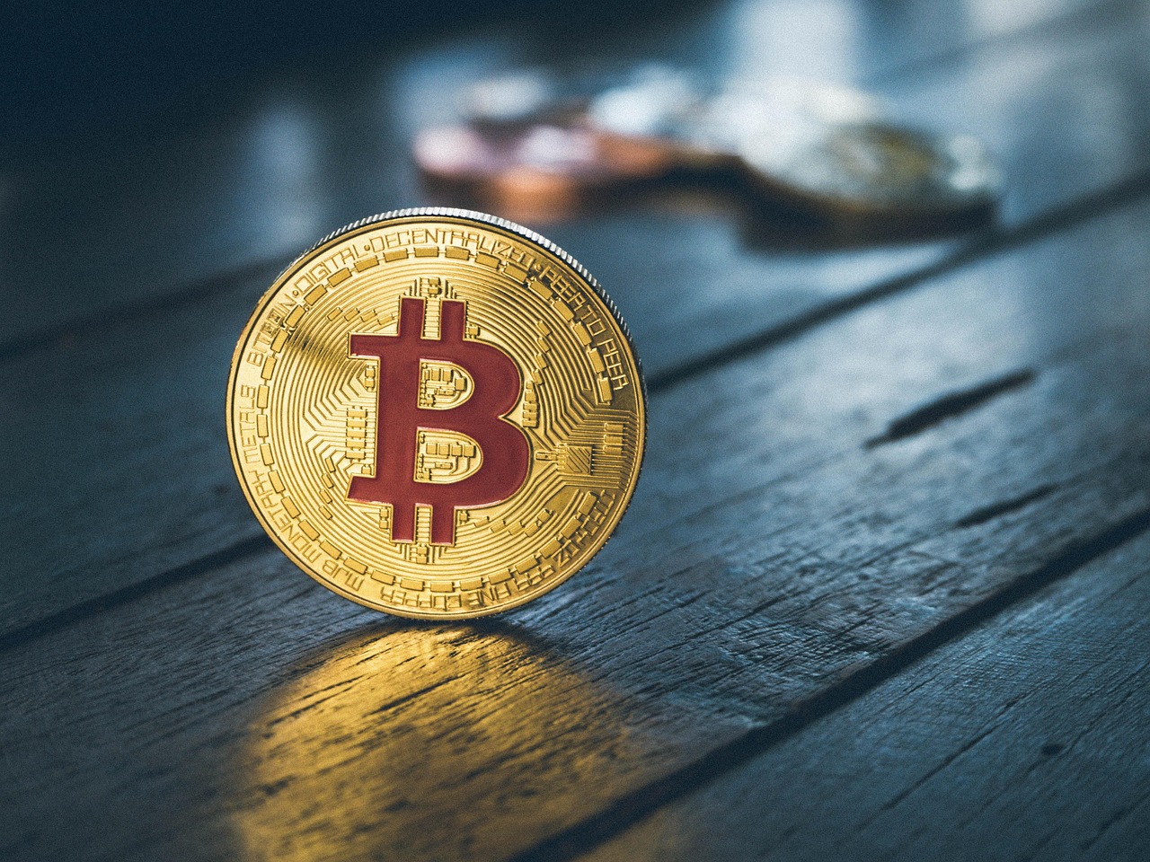 马斯克回归特斯拉、减少DOGE工作！TSLA与狗狗币双双暴涨